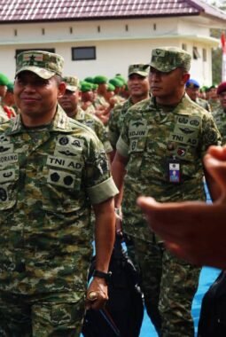 Peran Sentral Danpuslatpur Polsan Situmorang Mengawal Kesiapan Yonif TP 892 di Kunjungan Menhan