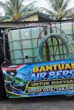 Kodim 0315/Tanjungpinang Salurkan Bantuan Air Bersih untuk Warga Kampung Bugis yang Terdampak Kekeringan